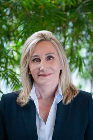 Alta DeRoo, MD, MBA, DFASAM, FACOG