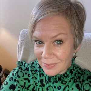Amanda (Mandy) Davis