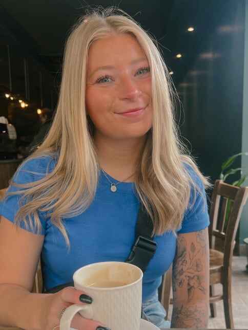 Ashley Lauze