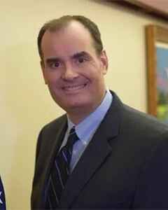Dr. Benigno Fernandez