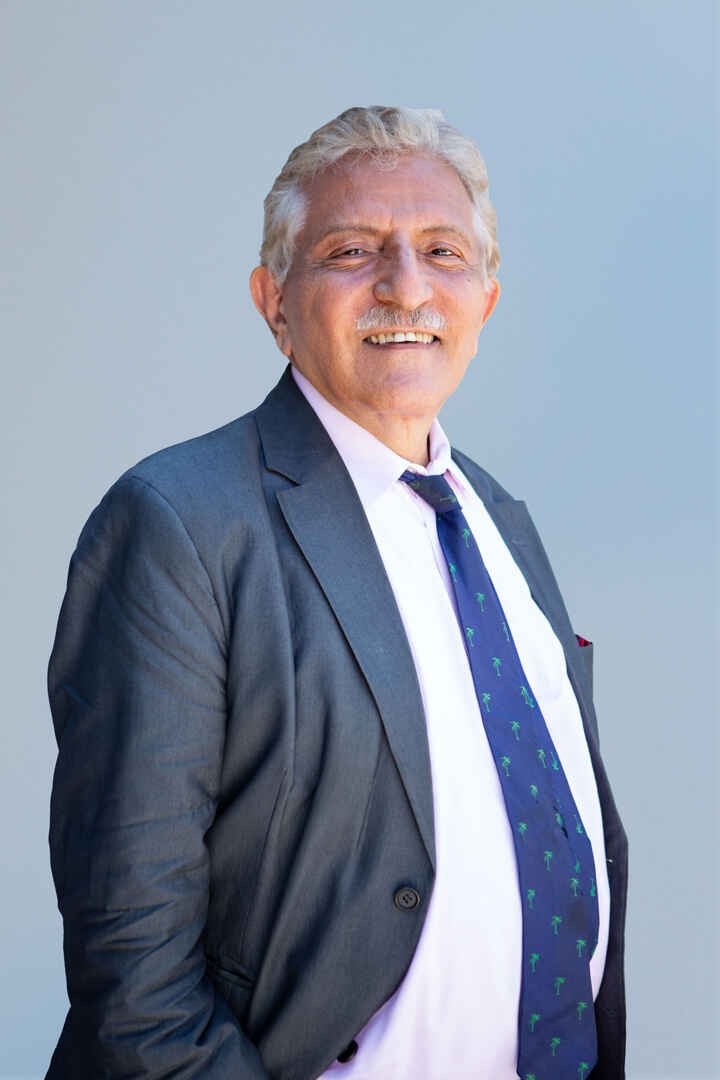 Dr. Hamid Moussavian, MD