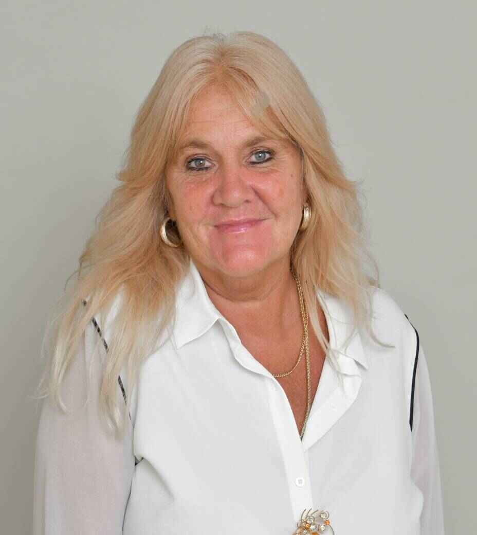 Gina Arnold