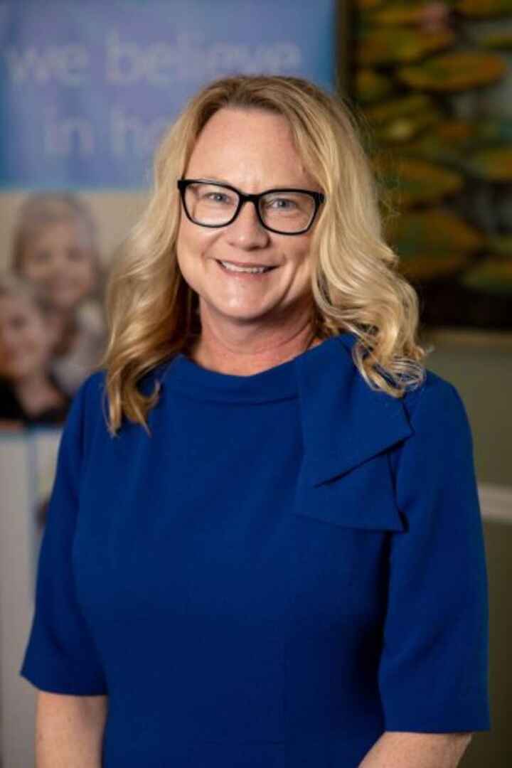 Holly McLeod
